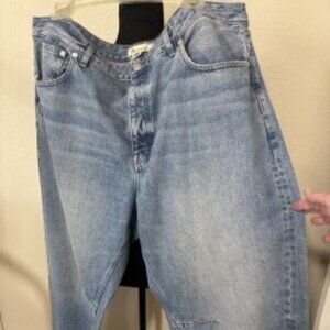 MADEWELL CURVY DARTED BARREL LEG JEAN SIZE 33